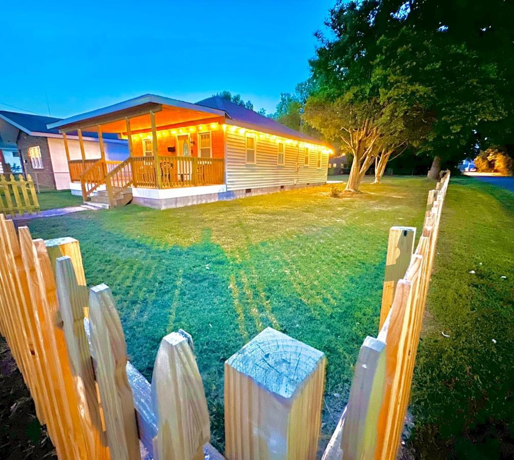 Cottage In Heart Of Colonial Beach, 7 Mins Walk To The Beach Екстериор снимка