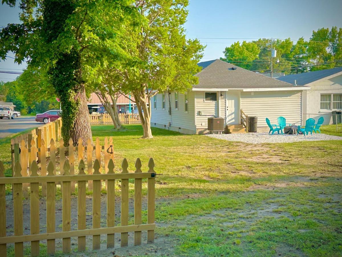 Cottage In Heart Of Colonial Beach, 7 Mins Walk To The Beach Екстериор снимка