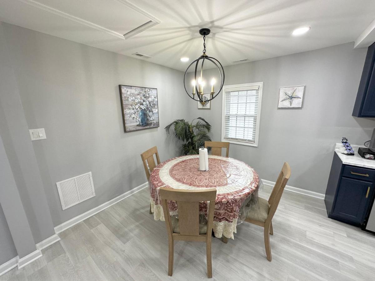 Cottage In Heart Of Colonial Beach, 7 Mins Walk To The Beach Екстериор снимка